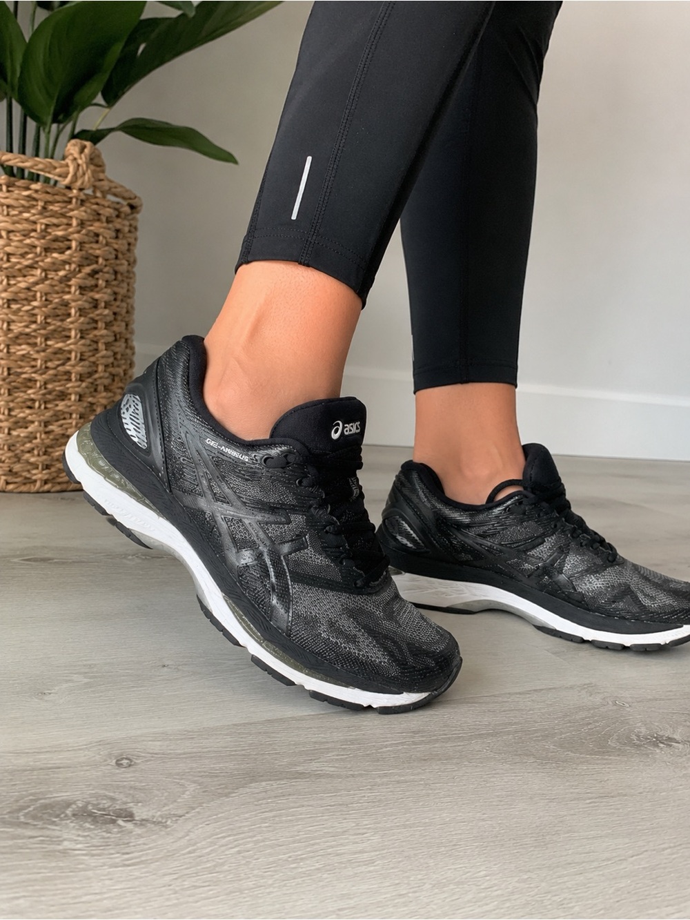 ASICS Gel Nimbus 19 Running Shoes Women’s Size 7.5 Black Silver